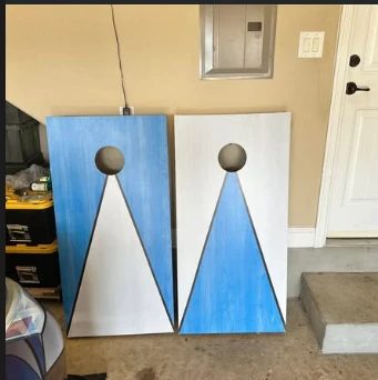 Classic two-tone blue and white cornhole set